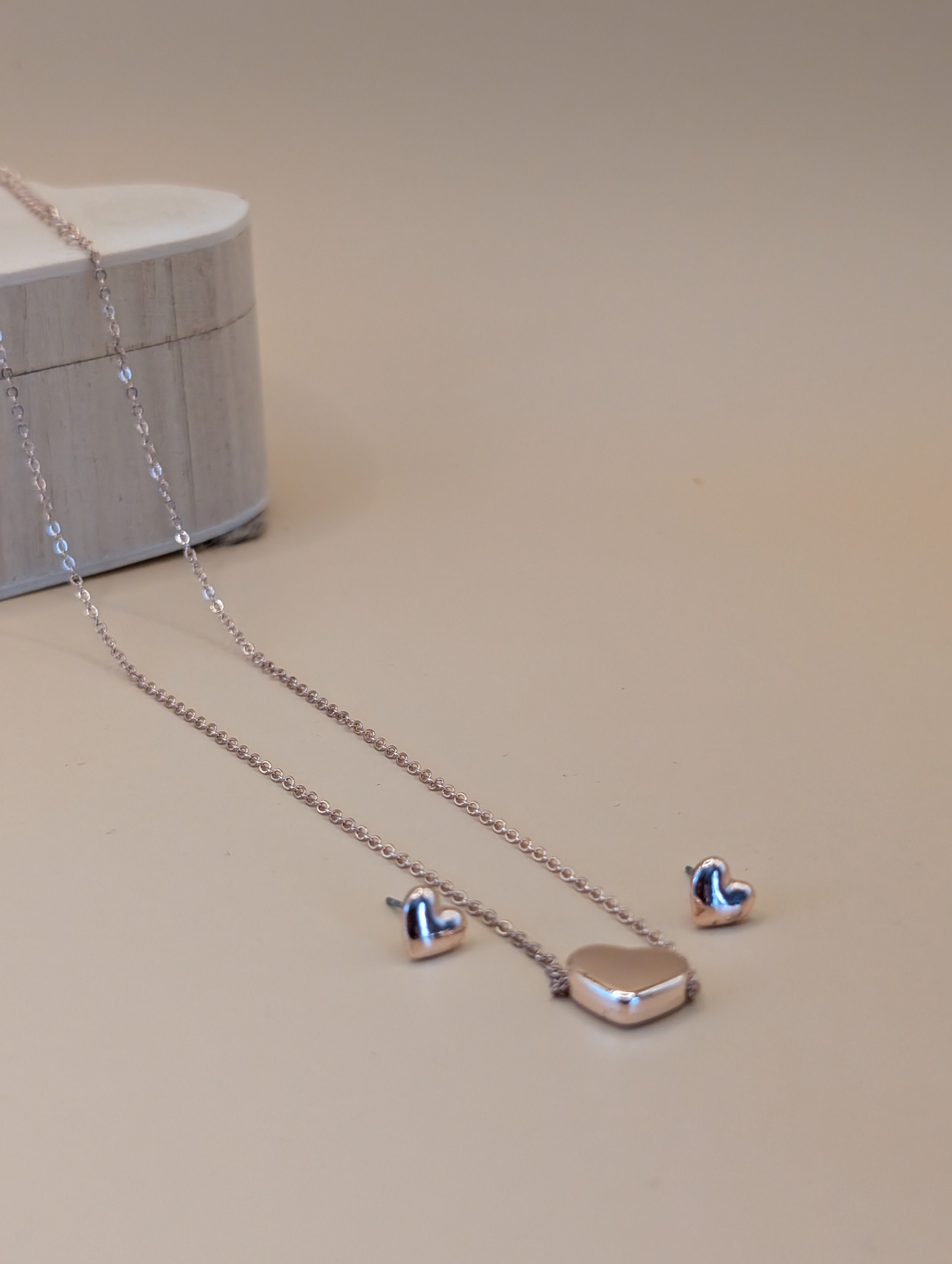 Rose-Colored Necklace &amp; Earrings Set | Accsensory